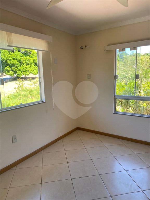 Casa à venda com 4 quartos, sendo 2 suítes, em Ubatiba, Maricá, RJ