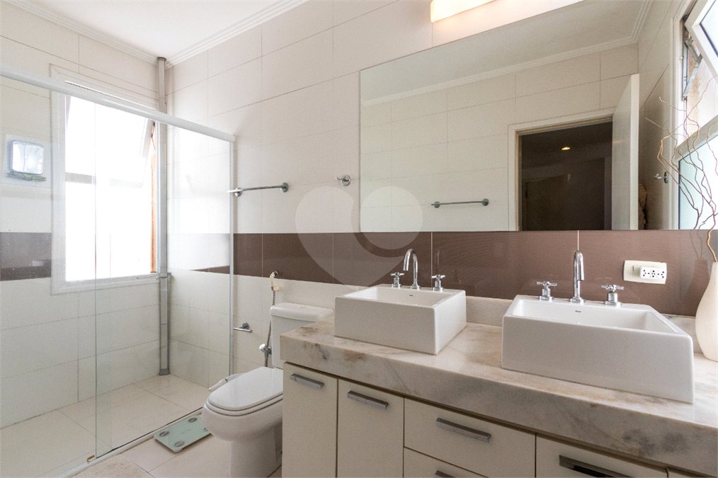 Casa à venda com 4 suítes no condomínio Las Cumbres, São Paulo - SP