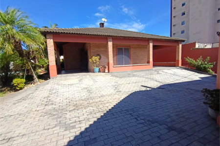 Casa à venda com 3 quartos, sendo 2 suítes,  em Vila Mogilar, Mogi das Cruzes, SP