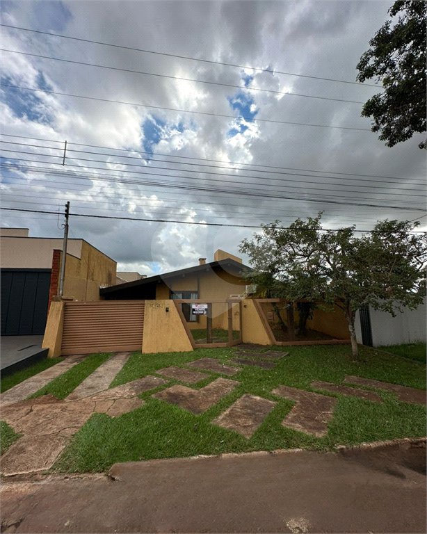 Casa à venda com 3 quartos, sendo 1 suíte, em Portal do Morumbi, Ponta Porã, MS