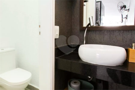 Sobrado à venda com 4 quartos, sendo 1 suíte, em Chácara Santo Antônio (zona Sul), São Paulo, SP