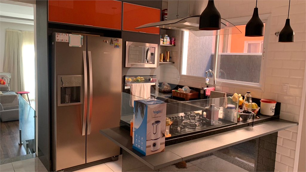 Sobrado à venda com 3 quartos, sendo 1 suíte,  em Mogi Moderno, Mogi das Cruzes, SP