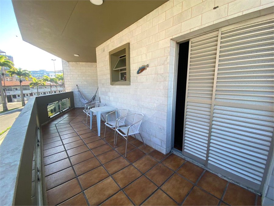 Apartamento à venda com 3 quartos, sendo 1 suíte,  em Vila Nova, Cabo Frio, RJ