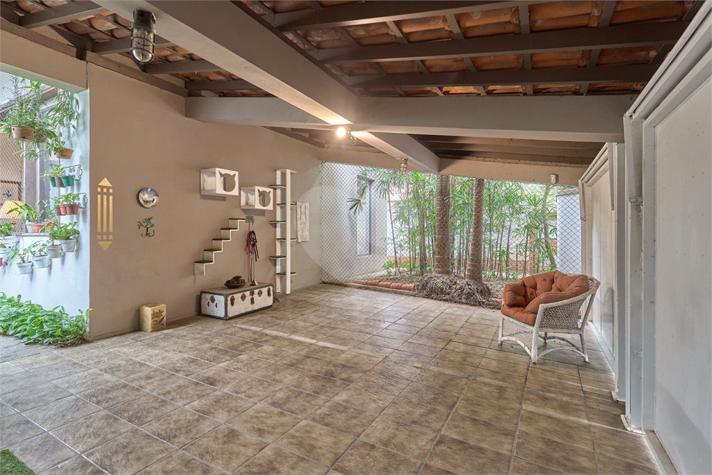 Casa à venda com 4 suítes em Granja Julieta, São Paulo, SP