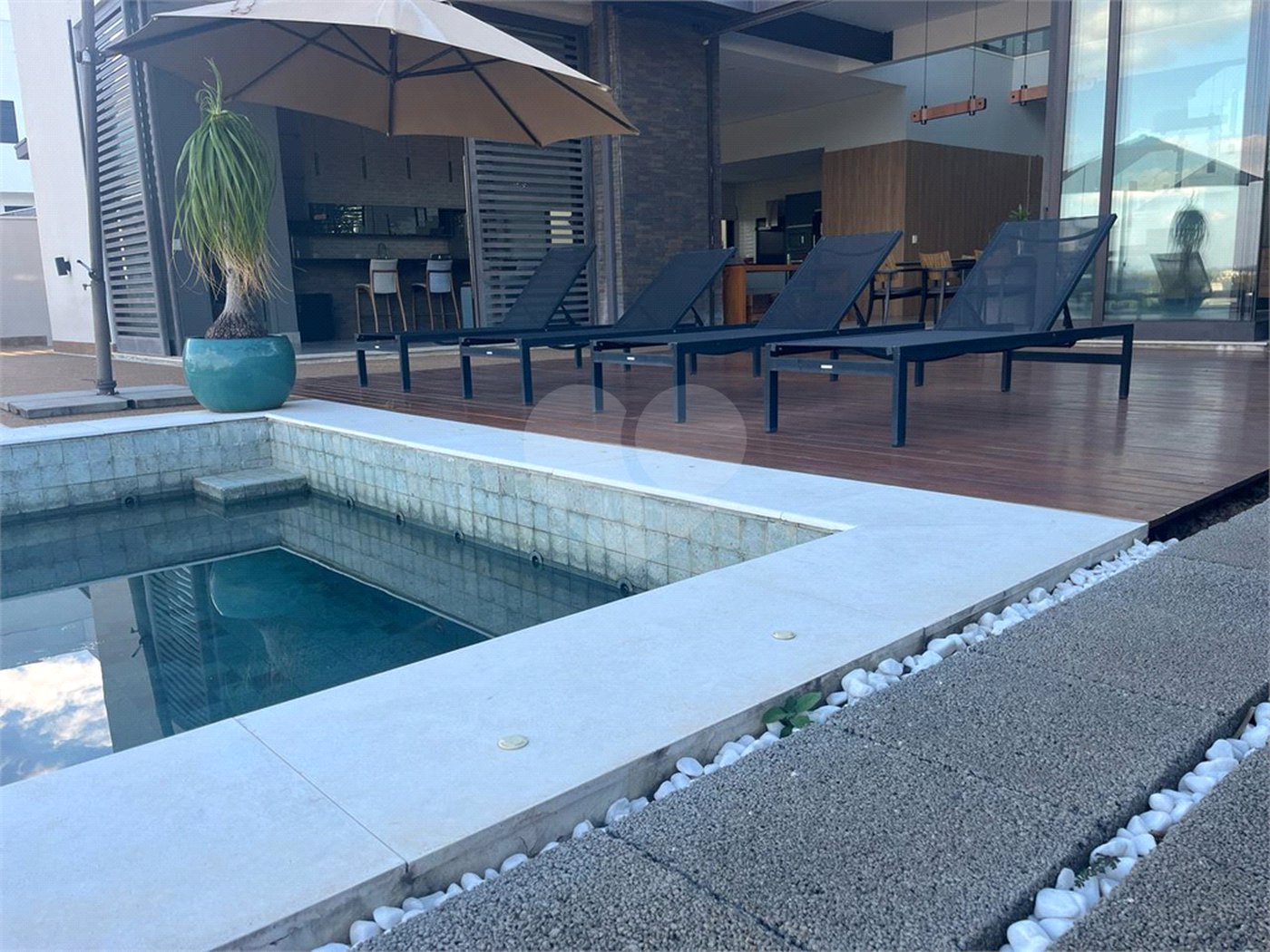 Casa à venda com 4 suítes no condomínio Residencial Campo de Toscana, Vinhedo - SP