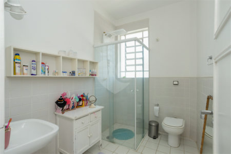 Sobrado à venda com 4 quartos, sendo 2 suítes, em Vila Madalena, São Paulo, SP