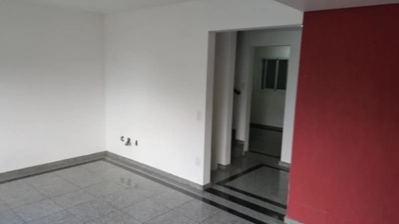 Casa à venda com 3 quartos, sendo 1 suíte, em Vila São Silvestre, São Paulo, SP