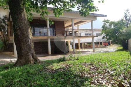 Casa à venda com 7 quartos, sendo 1 suíte, no Centro, Vinhedo, SP