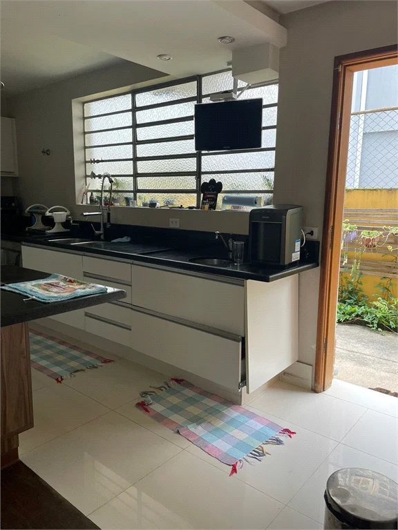 Sobrado à venda com 5 quartos, sendo 2 suítes,  em Vila Cordeiro, São Paulo, SP