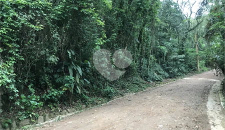 Terreno à venda no condomínio Jardim da Montanha I, Mairiporã - SP