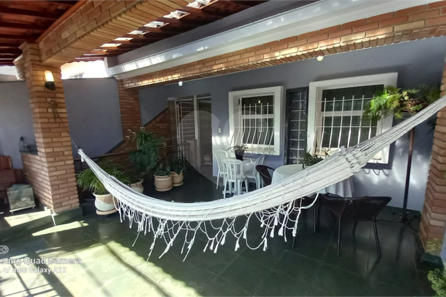 Sobrado à venda com 4 quartos, sendo 1 suíte, em Tremembé, São Paulo, SP