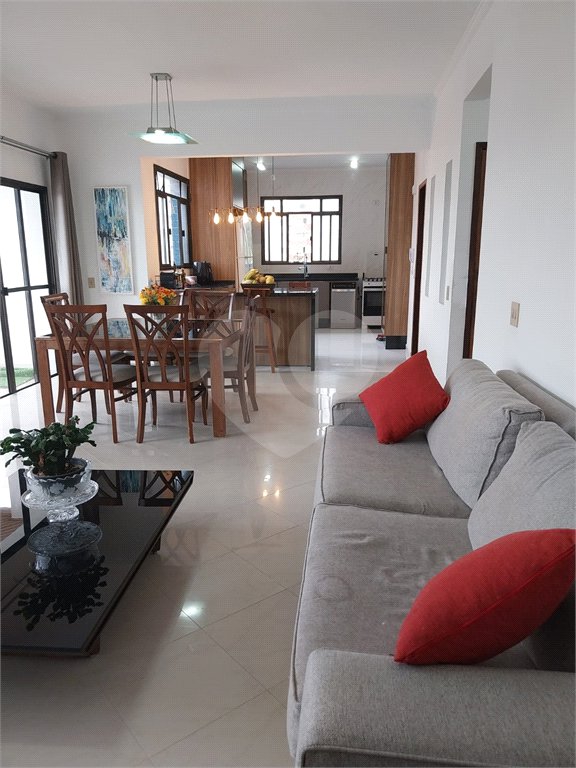 Apartamento à venda com 4 quartos, sendo 1 suíte,  em Vila Ipojuca, São Paulo, SP