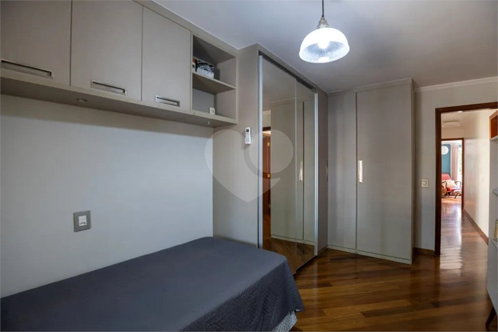 Sobrado à venda com 3 quartos, sendo 2 suítes,  em Jardim Leonor, São Paulo, SP
