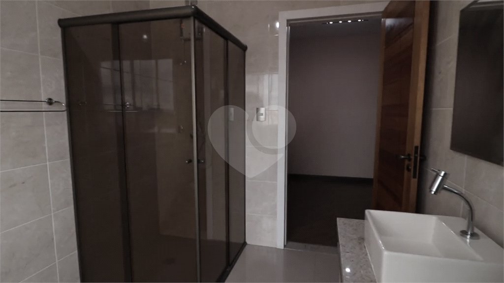 Sobrado à venda com 4 quartos em Vila Guilherme, São Paulo, SP