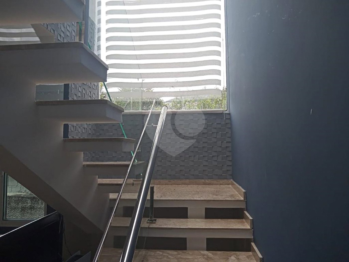 Casa à venda com 4 quartos, sendo 3 suítes, no condomínio Refúgio do Sauá I, Atibaia - SP