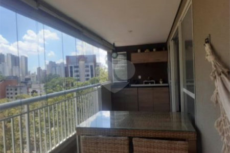 Apartamento à venda com 3 quartos, sendo 1 suíte, em Vila Andrade, São Paulo, SP