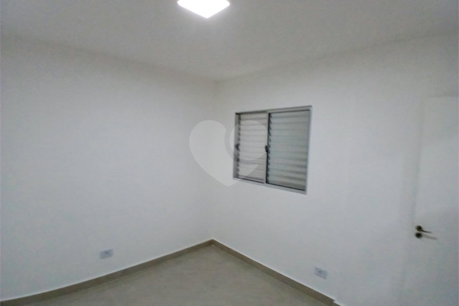 Casa à venda com 3 quartos, sendo 1 suíte,  no condomínio Res Saint Honoré, São Paulo - SP