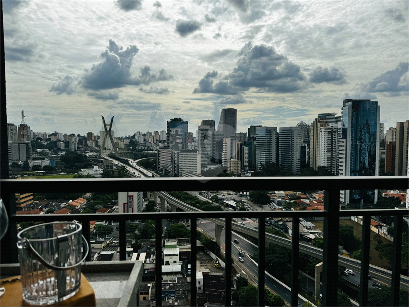 Apartamento à venda com 3 quartos em Vila Cordeiro, São Paulo, SP