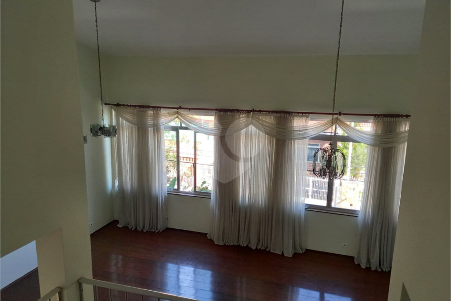 Sobrado à venda com 5 quartos, sendo 2 suítes,  em Tremembé, São Paulo, SP