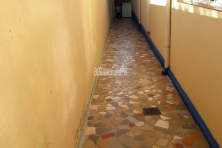Casa à venda com 5 quartos no Centro de Atibaia/SP | Duas casas no mesmo terreno