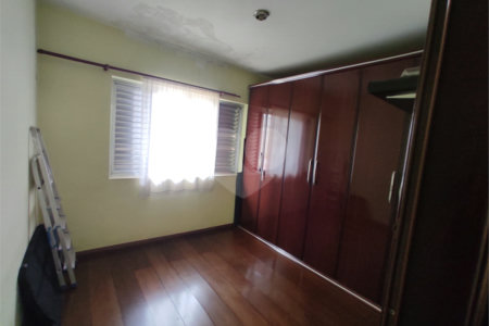 Casa à venda com 4 quartos, sendo 1 suíte, em Vila Galvão, Guarulhos, SP