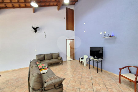 Chácara à venda com 4 quartos, sendo 2 suítes,  no Centro, Araçoiaba da Serra, SP