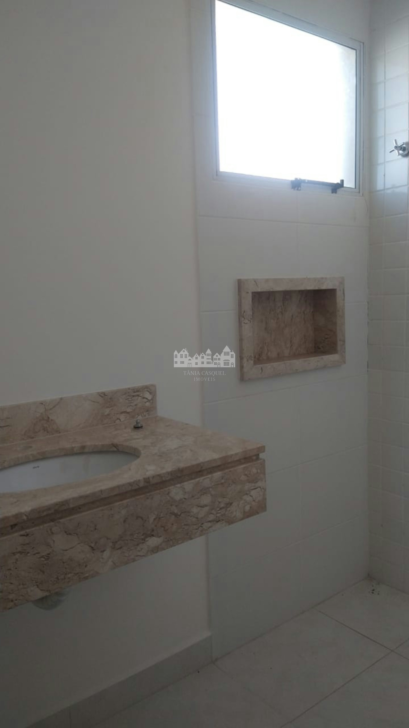 Casa à venda com 3 quartos, sendo 2 suítes, em Jardim do Lago, Atibaia, SP