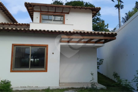 Casa à venda com 4 quartos, sendo 2 suítes, em Manguinhos, Armação dos Búzios, RJ