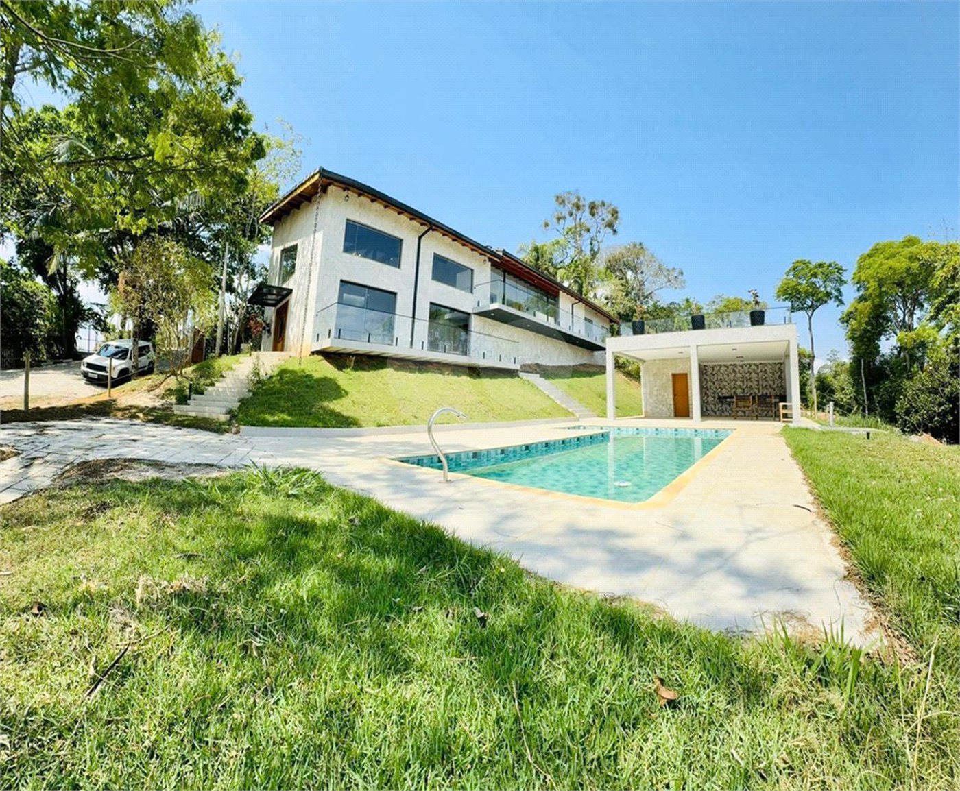 Casa à venda com 4 suítes no condomínio Associação Portal Ouro Verde, Atibaia - SP