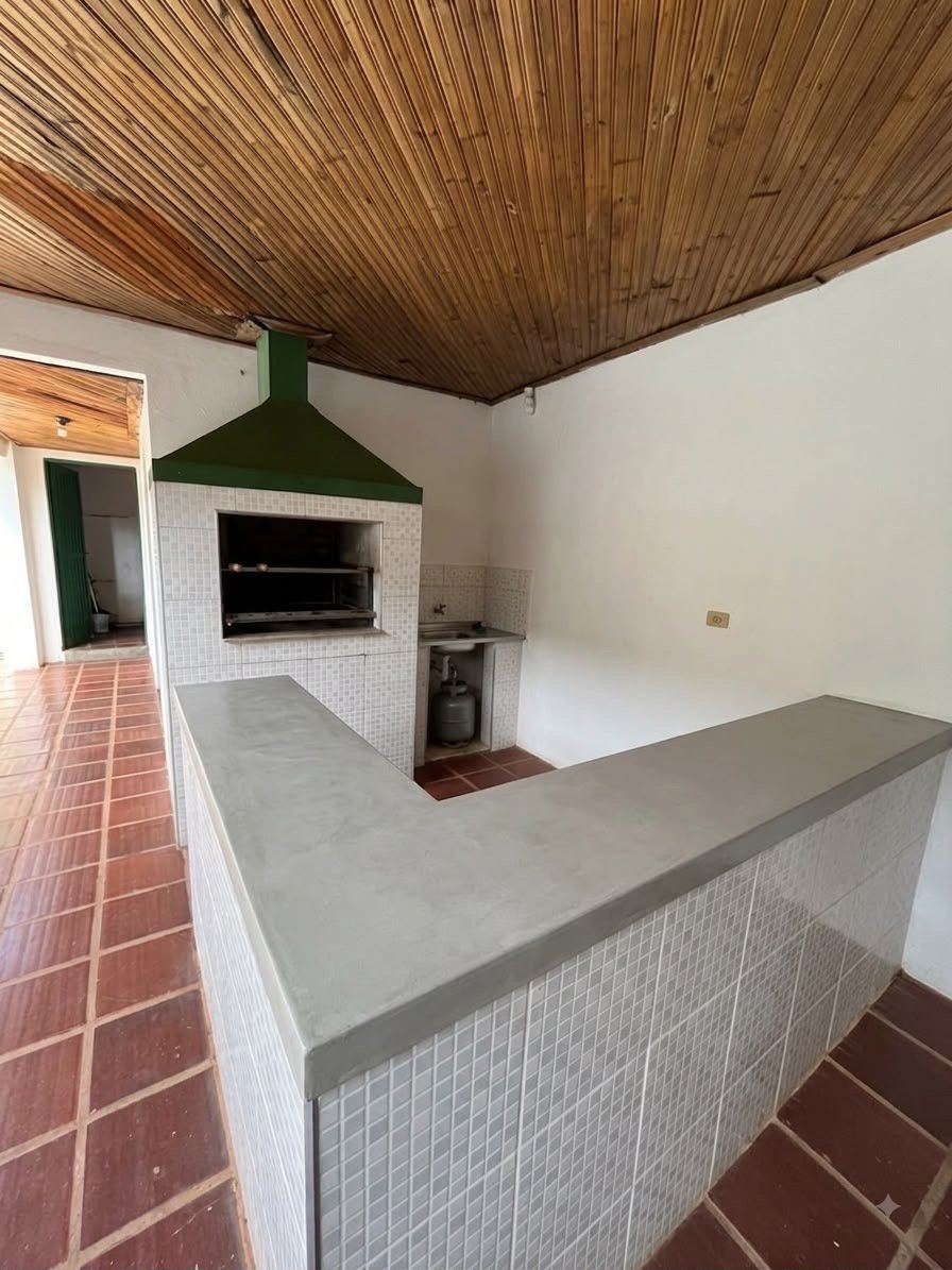 Casa à venda com 3 quartos, sendo 1 suíte, em Jardim das Oliveiras, Três Lagoas, MS