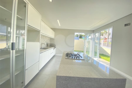 Casa à venda com 3 quartos, sendo 1 suíte, no condomínio Reserva Central Parque, Salto - SP
