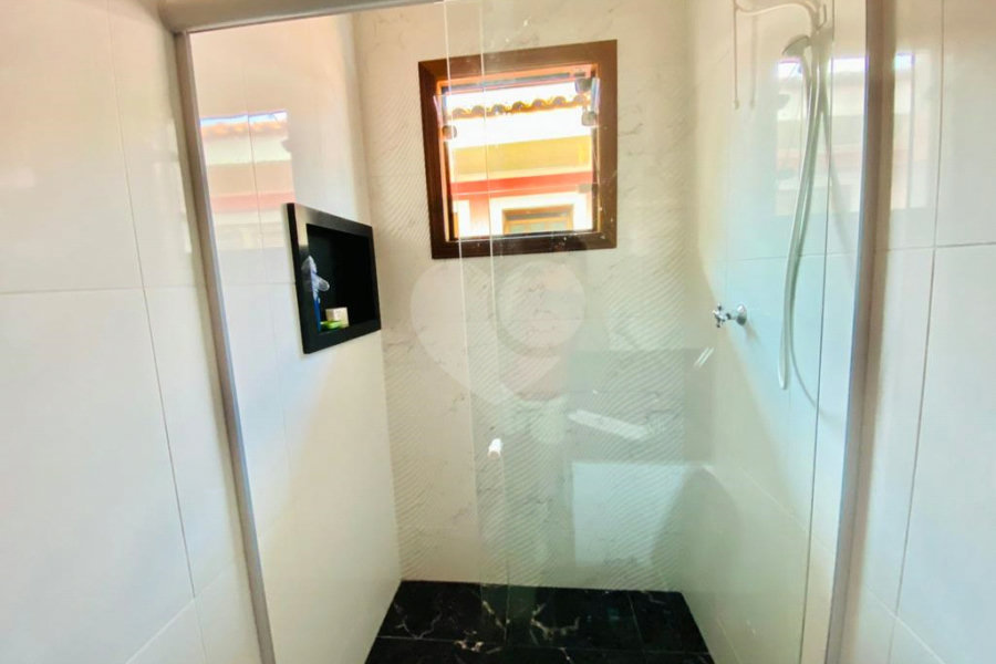 Sobrado à venda com 3 quartos, sendo 1 suíte, em Tremembé, São Paulo, SP