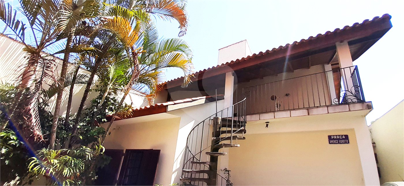 Casa à venda com 4 quartos, sendo 2 suítes, em Planalto Paulista, São Paulo, SP