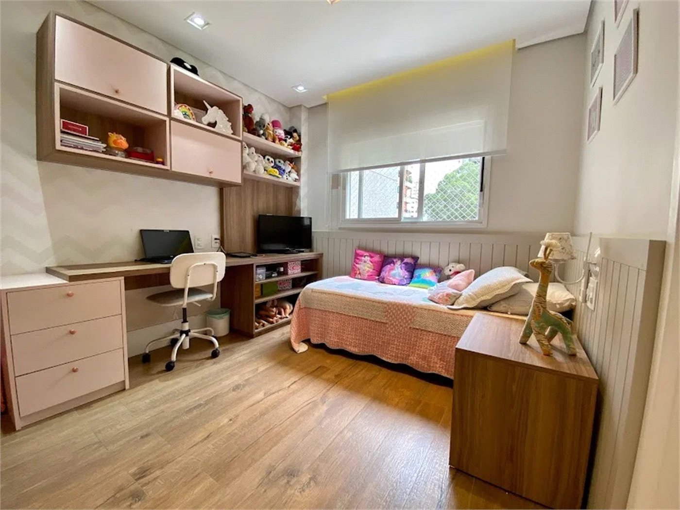 Apartamento à venda com 3 suítes em Vila Suzana, São Paulo, SP