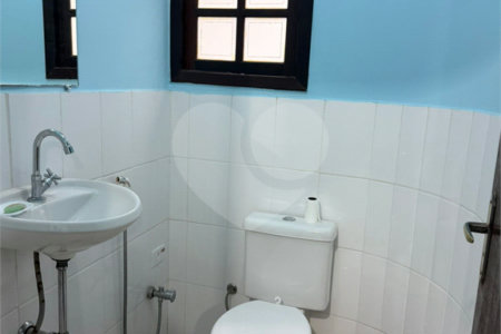 Casa à venda com 3 quartos, sendo 1 suíte, em Chácara Primavera, Suzano, SP