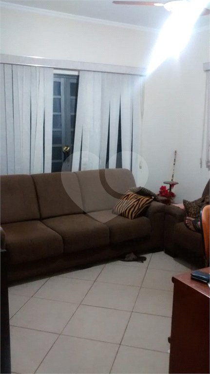 Casa à venda com 2 quartos em Parque Residencial Vale do Sol, Araraquara, SP