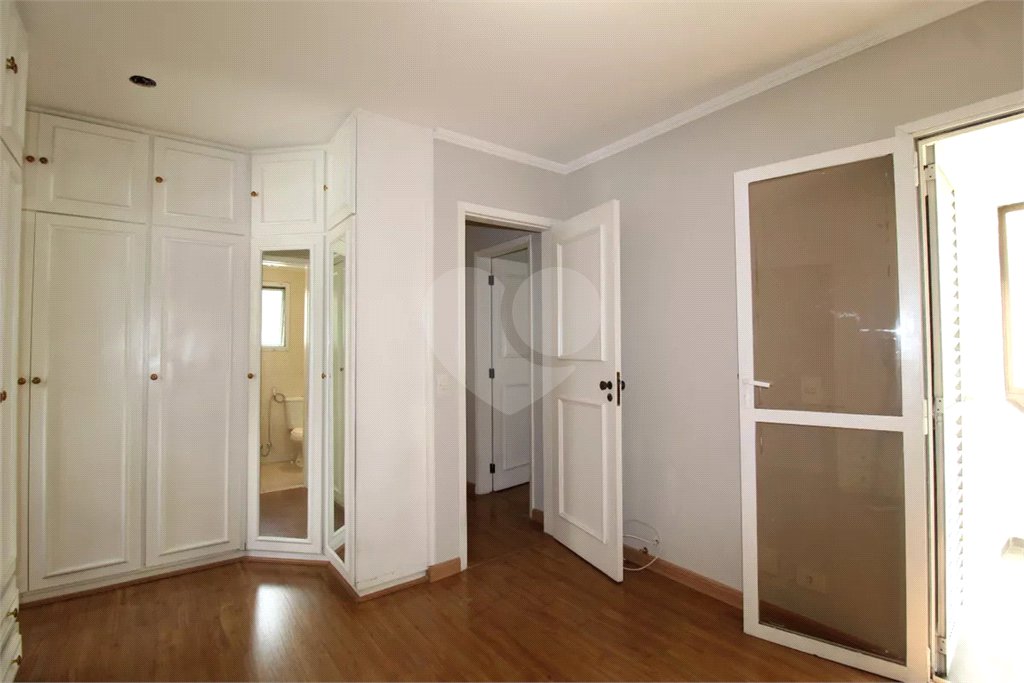Apartamento à venda com 3 quartos, sendo 1 suíte,  em Vila Uberabinha, São Paulo, SP