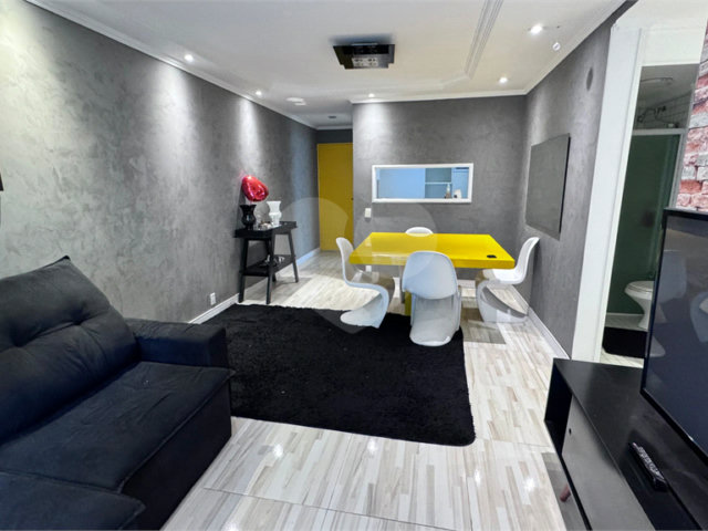 Apartamento à venda com 3 quartos, sendo 2 suítes,  em Jardim Marajoara, São Paulo, SP