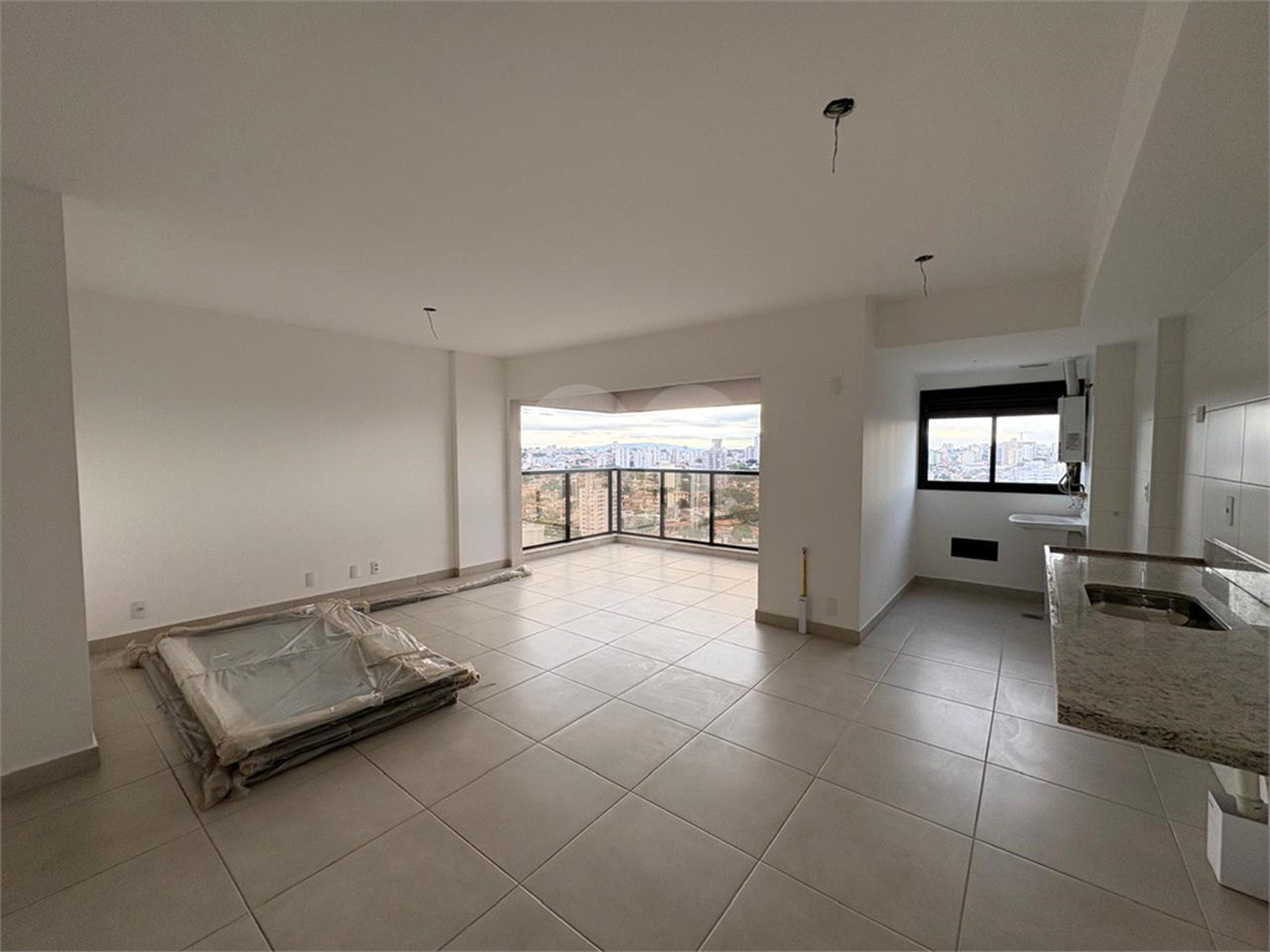 Apartamento à venda com 3 quartos, sendo 1 suíte,  em Jardim Faculdade, Sorocaba, SP