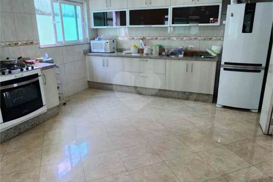 Casa à venda com 3 suítes no condomínio Quinta de Santo Antônio, São Paulo - SP