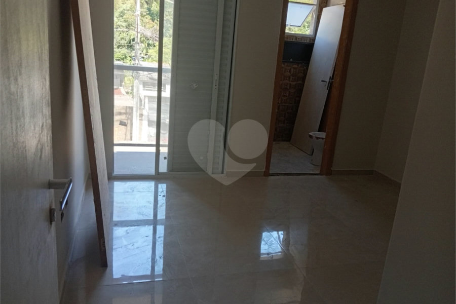 Sobrado à venda com 2 quartos, sendo 1 suíte, em Vila Clarice, São Paulo, SP