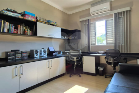Casa à venda com 5 quartos, sendo 4 suítes, no condomínio Residencial Vilazul, Sorocaba - SP