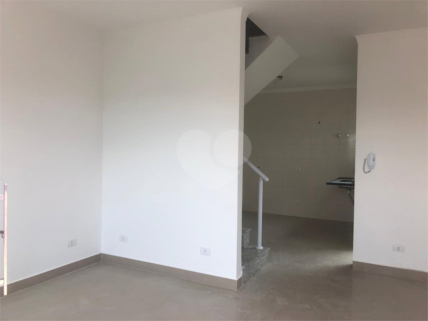 Casa à venda com 3 quartos, sendo 1 suíte, no condomínio Cond Batinga, São Paulo - SP