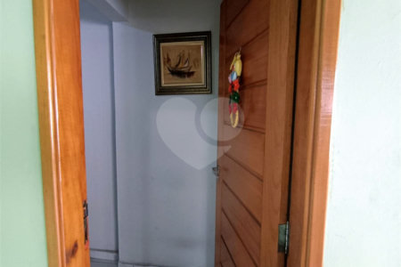 Casa Térrea à venda com 5 quartos, sendo 1 suíte, em Chora Menino, São Paulo, SP