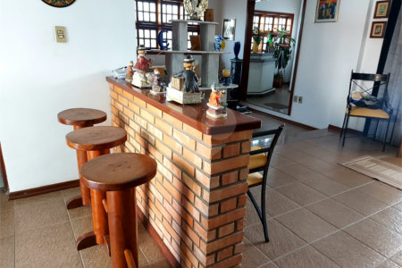 Sobrado à venda com 5 quartos, sendo 4 suítes, em Santa Rosa, Vinhedo, SP