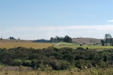 Sítio à venda com 3 quartos, sendo 1 suíte,  em Da Barra, Salto de Pirapora, SP