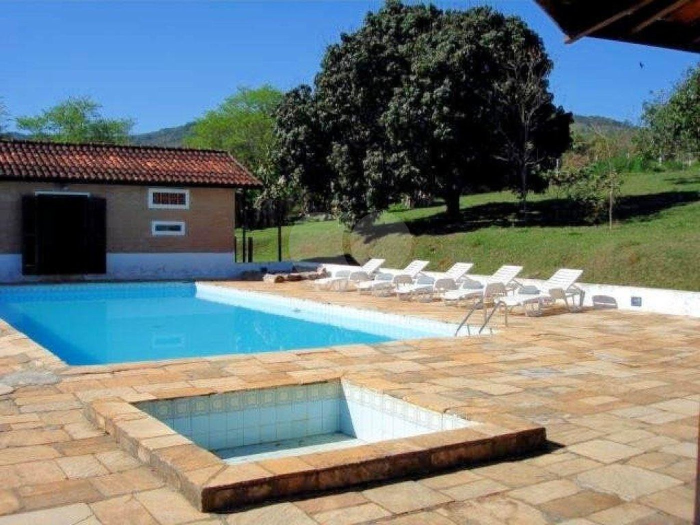 Sítio à venda com 10 quartos em Sítio Arueira, Piracaia, SP