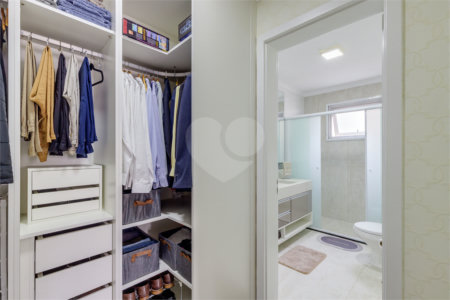 Casa à venda com 4 quartos, sendo 2 suítes, no condomínio Residencial Vila Lagos, São Paulo - SP