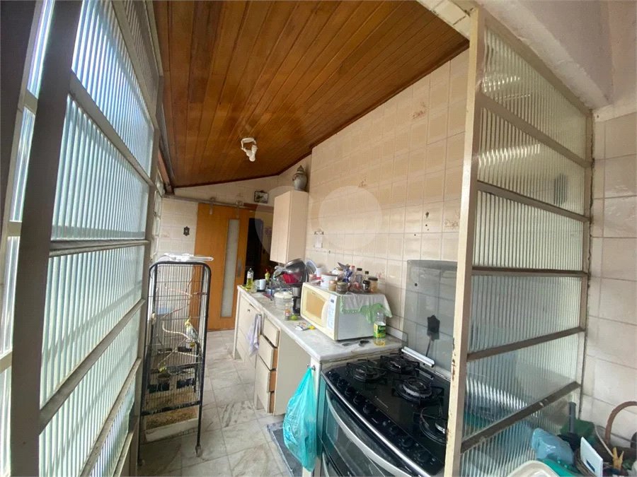 Terreno 10 X 30m,ideal para construtor, com casa principal, mais 3 casas no mesmo terreno e gerando renda, em Perdizes - São Paulo