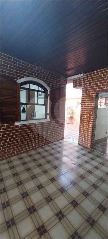 Casa à venda com 3 quartos, sendo 1 suíte, em Vila Scarpelli, Santo André, SP